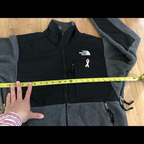 THE NORTH FACE Polartec Breast Cancer  1/4 Zip Gray/Black Fleece Pullover - Picture 6 of 9